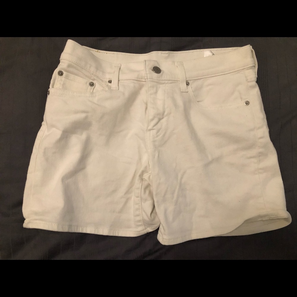 Levi’s white jean shorts